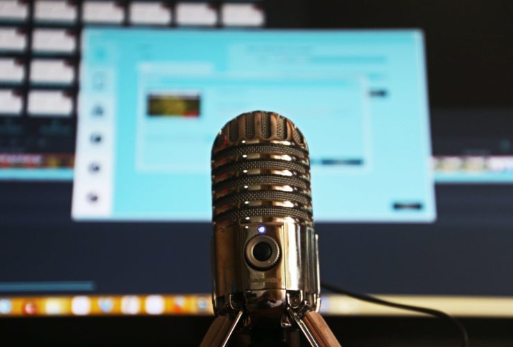 Top Tech Podcasts To Listen To In 2022
